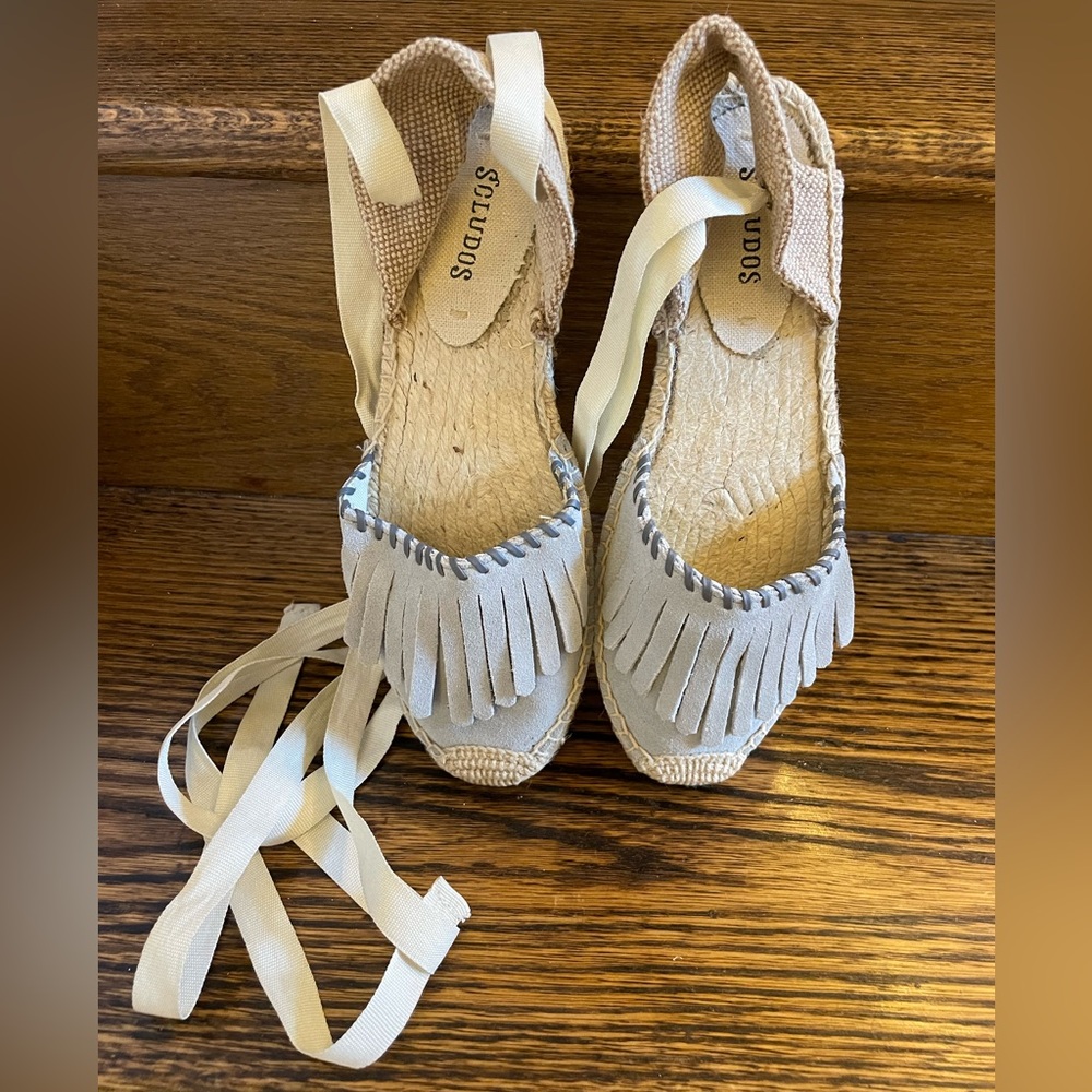 Soludos The Lauren Lace Up/ size 7/ suede/ gray color